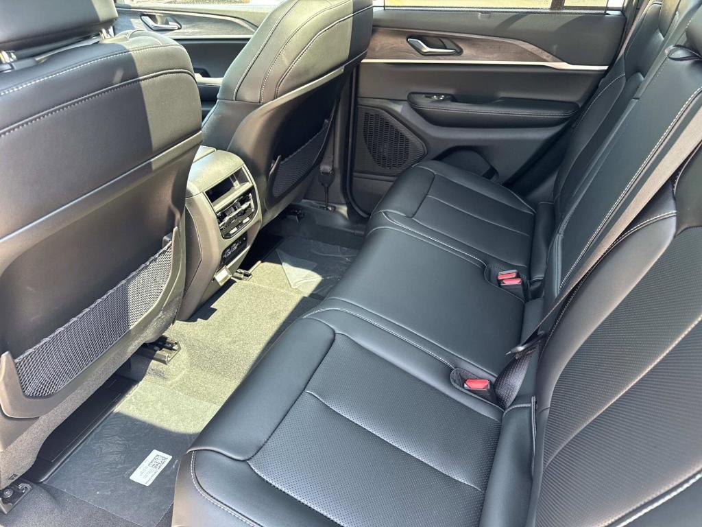 new 2025 Jeep Grand Cherokee car, priced at $52,201
