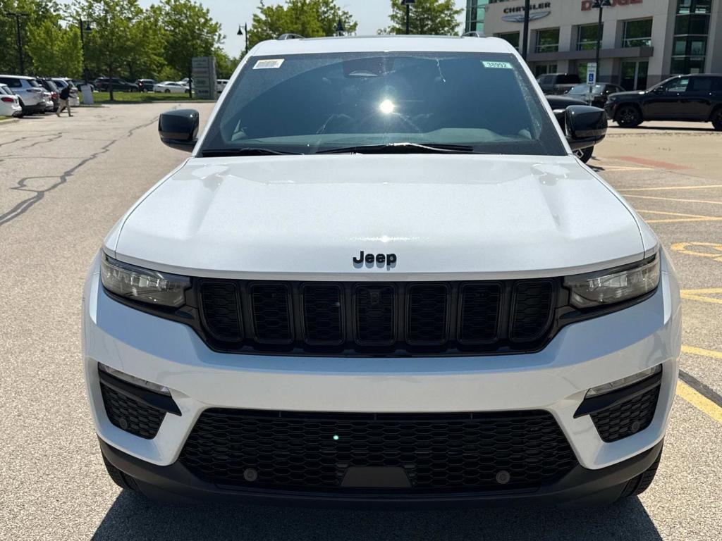 new 2025 Jeep Grand Cherokee car, priced at $51,201
