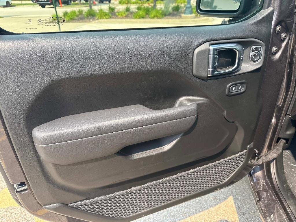 new 2025 Jeep Wrangler car, priced at $49,580