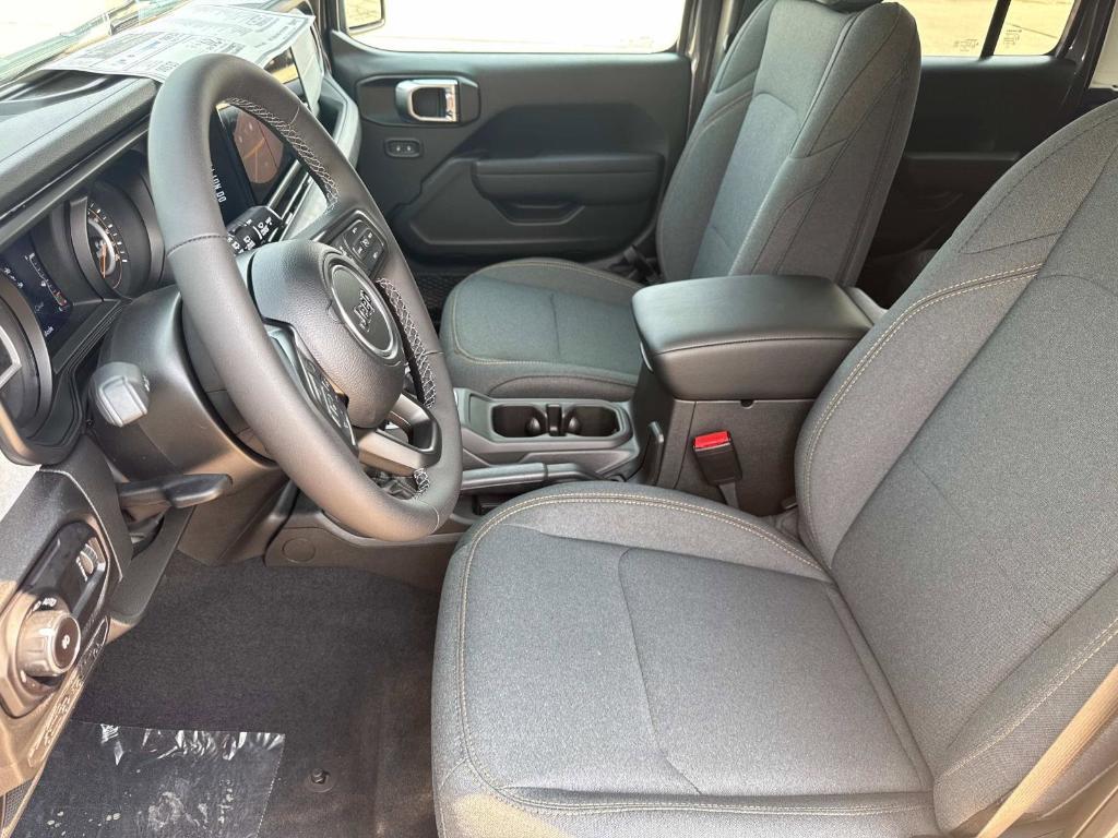 new 2025 Jeep Wrangler car, priced at $49,580
