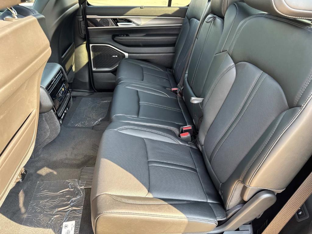 new 2025 Jeep Wagoneer car, priced at $76,576