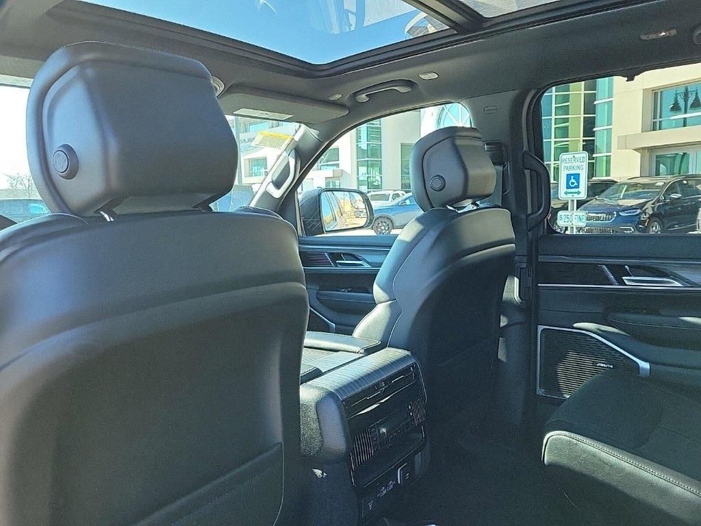 new 2024 Jeep Wagoneer L car, priced at $77,083