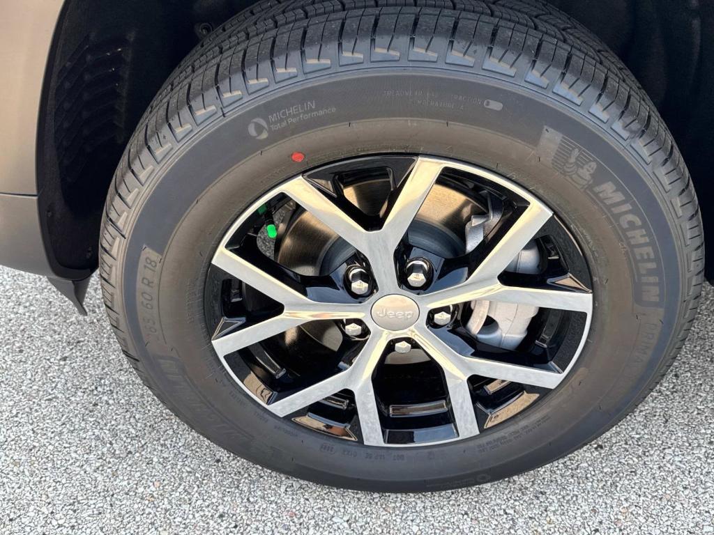 new 2025 Jeep Grand Cherokee car, priced at $45,263