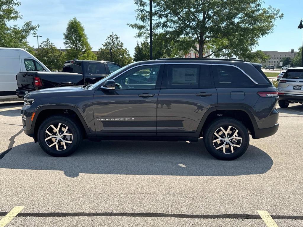 new 2025 Jeep Grand Cherokee car, priced at $45,263