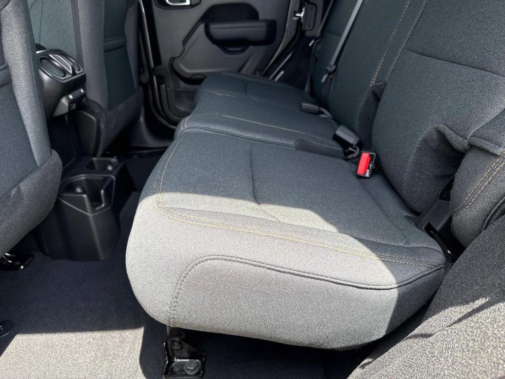 new 2025 Jeep Wrangler car, priced at $51,506