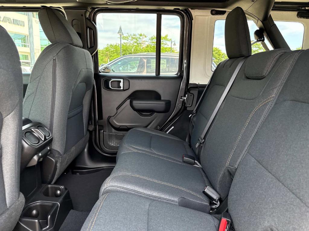 new 2025 Jeep Wrangler car, priced at $51,506