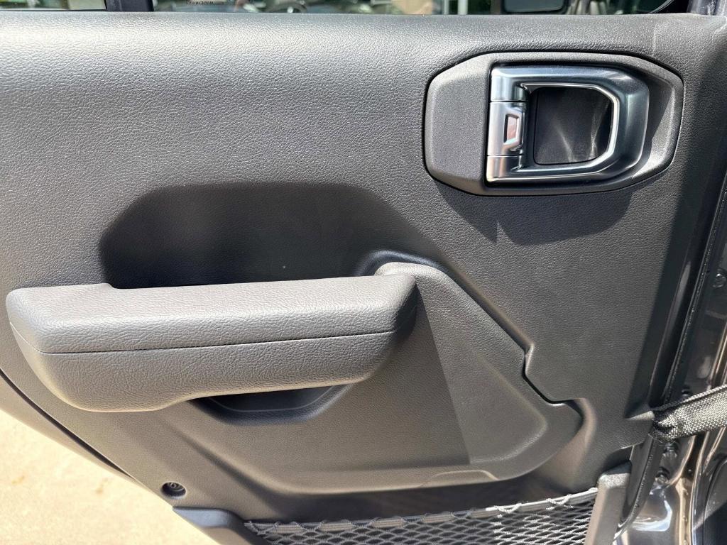 new 2025 Jeep Wrangler car, priced at $51,506