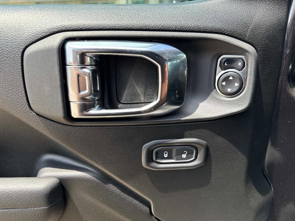 new 2025 Jeep Wrangler car, priced at $51,506