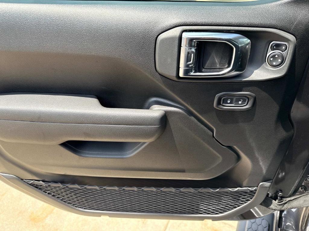 new 2025 Jeep Wrangler car, priced at $51,506
