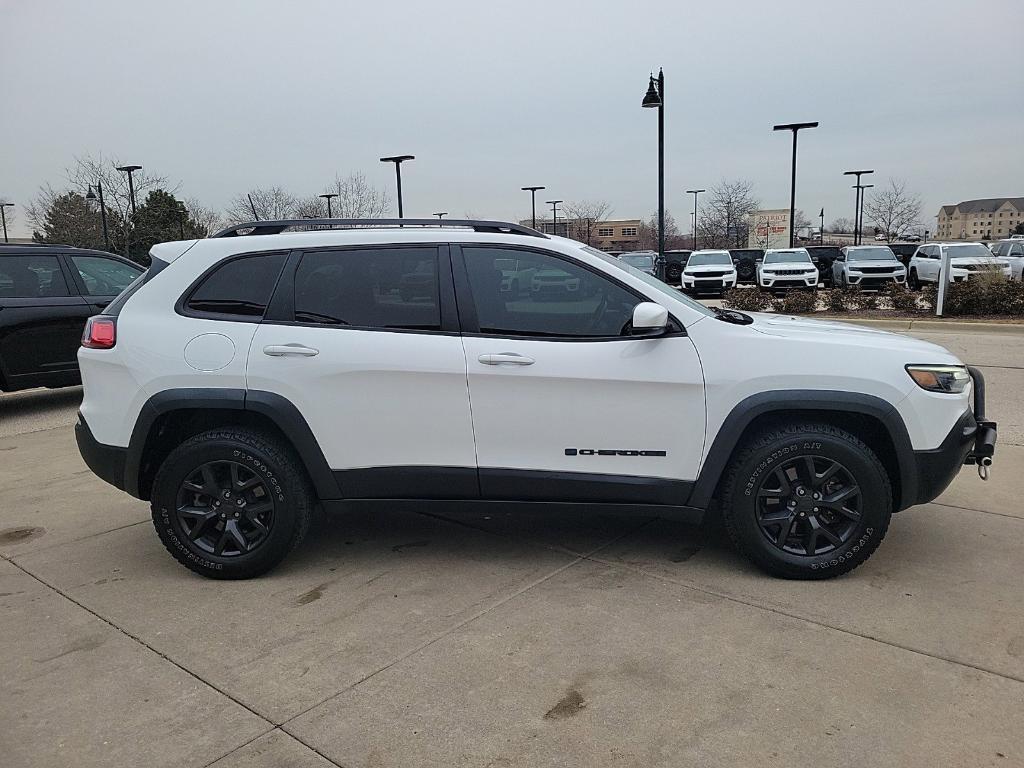 used 2020 Jeep Cherokee car, priced at $18,788