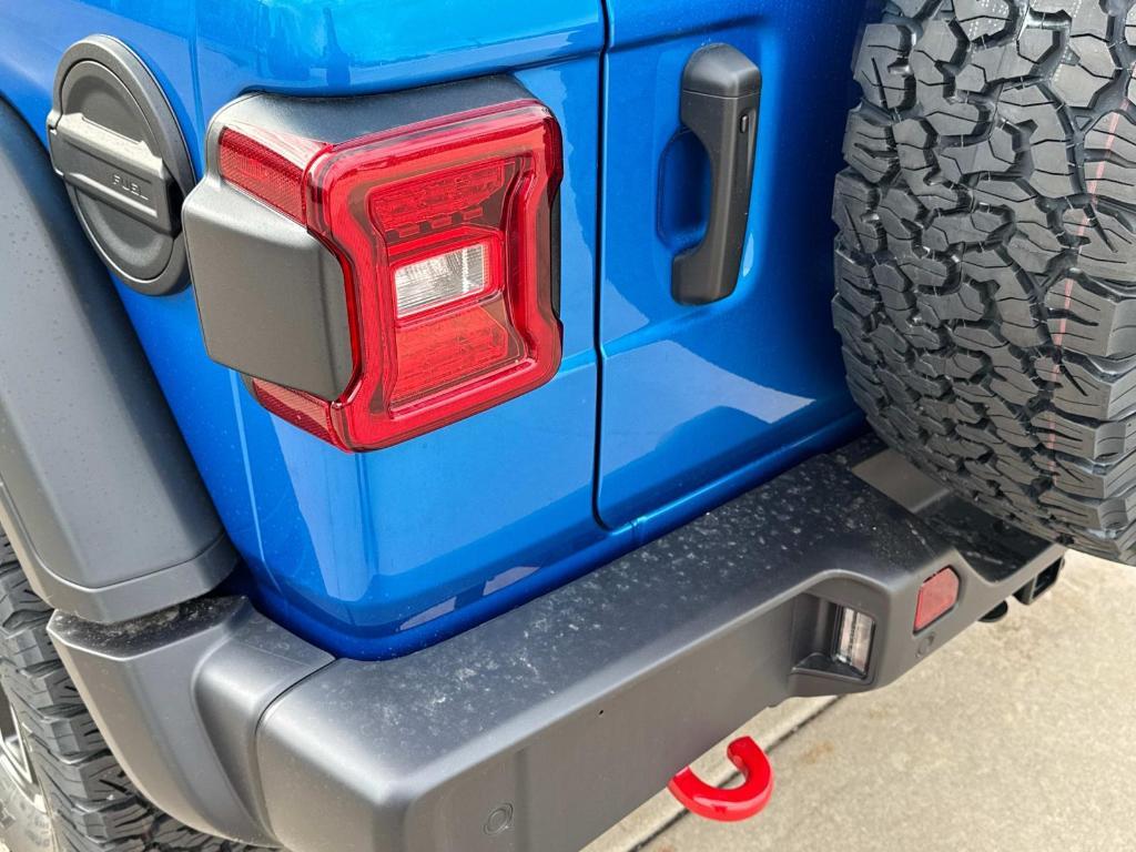 new 2025 Jeep Wrangler car, priced at $60,428