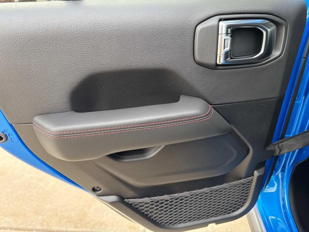 new 2025 Jeep Wrangler car, priced at $60,428