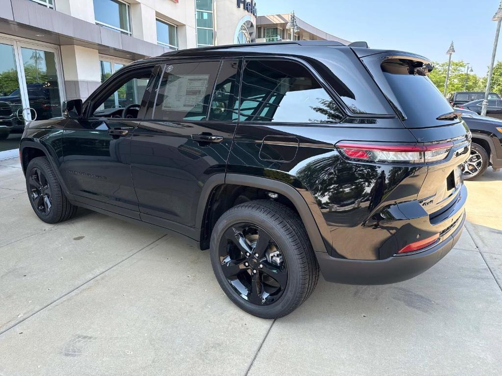 new 2025 Jeep Grand Cherokee car, priced at $54,566