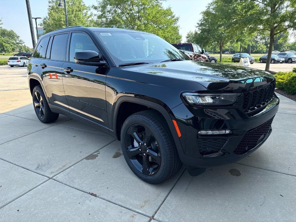 new 2025 Jeep Grand Cherokee car, priced at $54,566