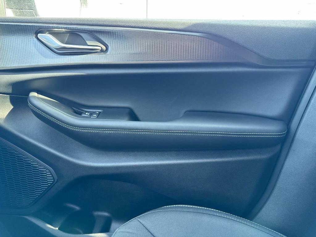 new 2025 Jeep Grand Cherokee car, priced at $40,685