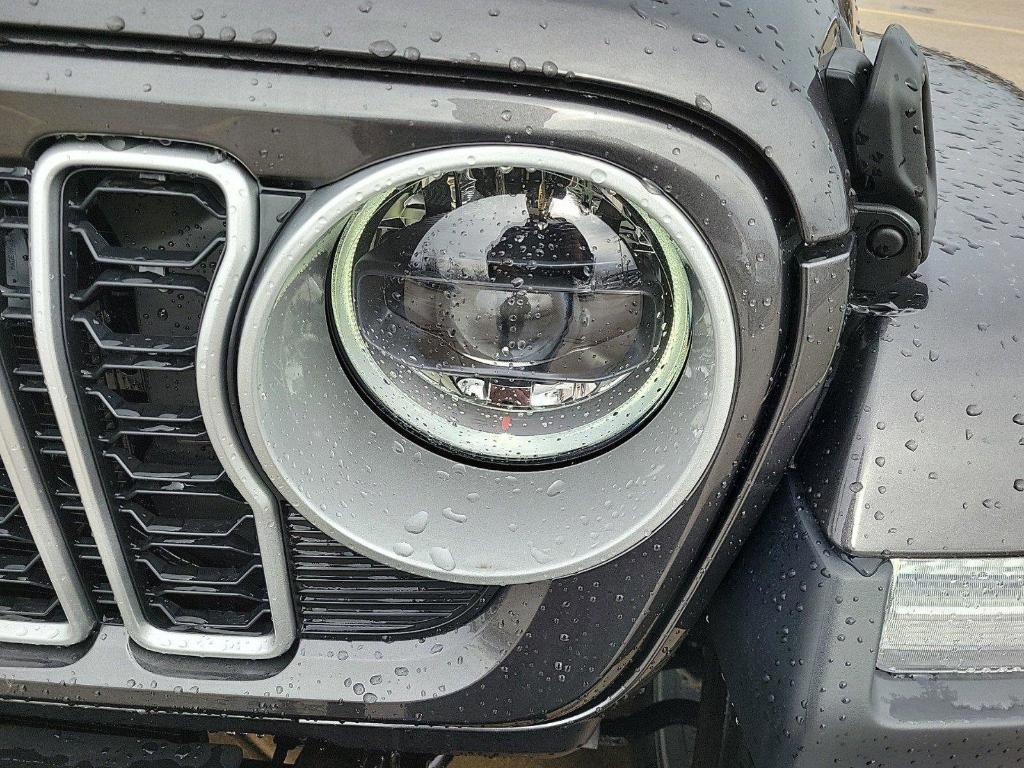 new 2025 Jeep Wrangler car, priced at $58,032