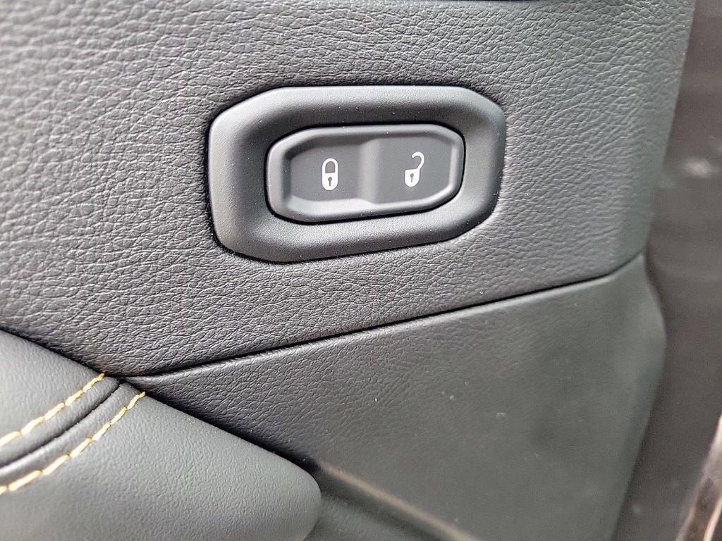 new 2025 Jeep Wrangler car, priced at $58,032