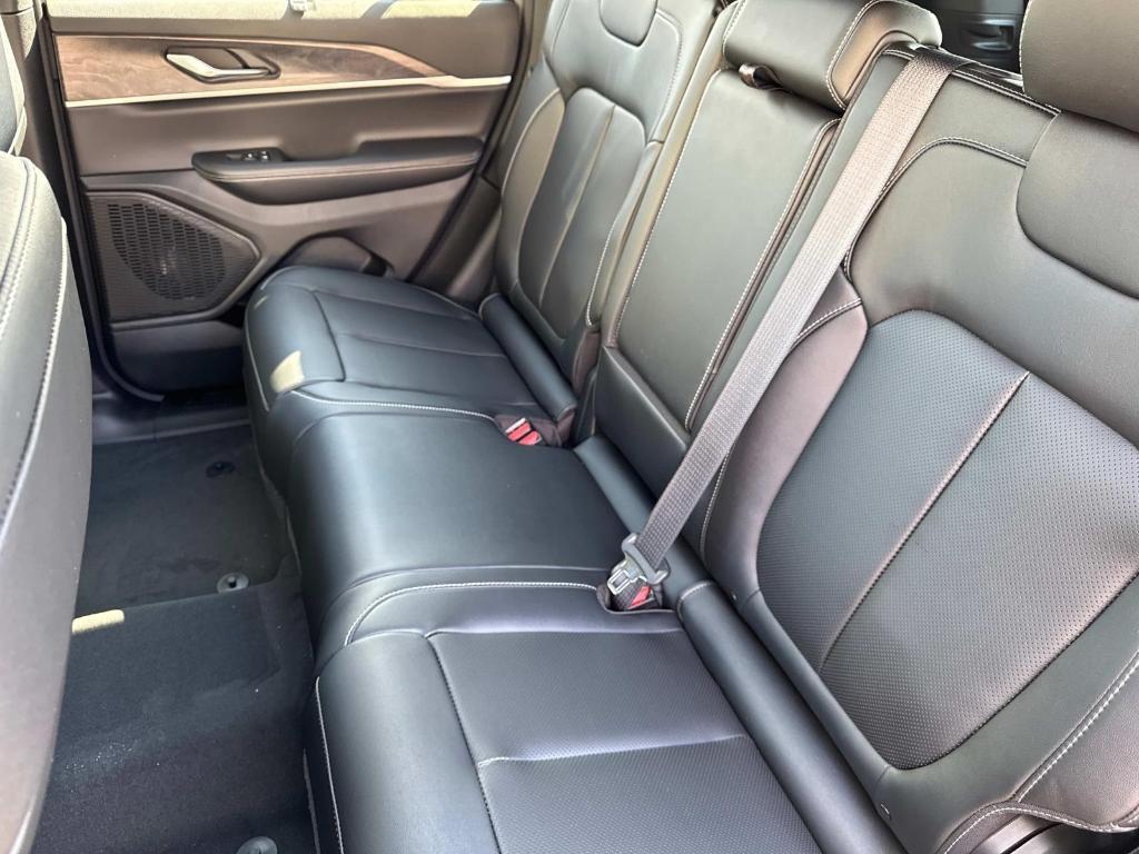 new 2025 Jeep Grand Cherokee car, priced at $52,596