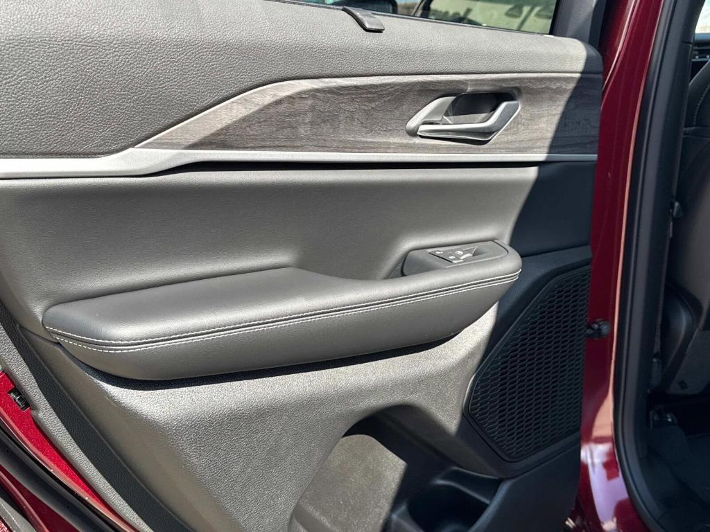 new 2025 Jeep Grand Cherokee car, priced at $51,099