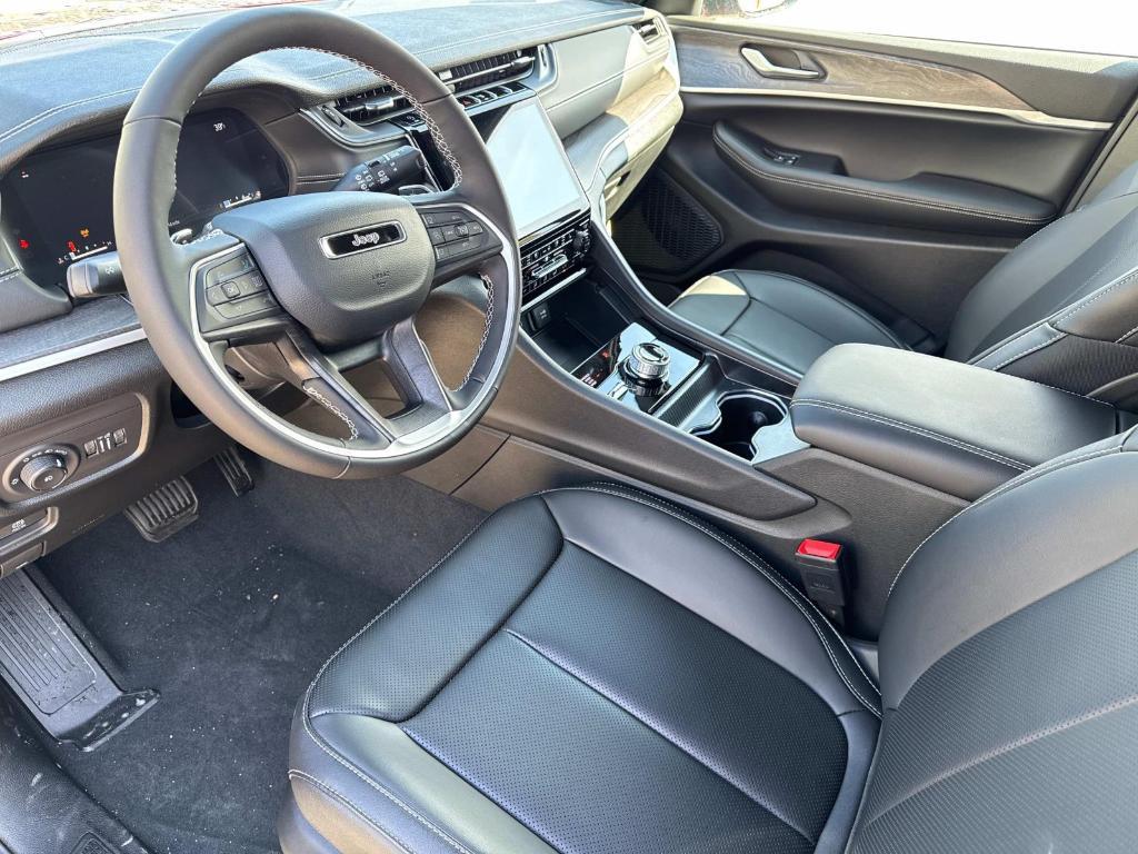 new 2025 Jeep Grand Cherokee car, priced at $52,596