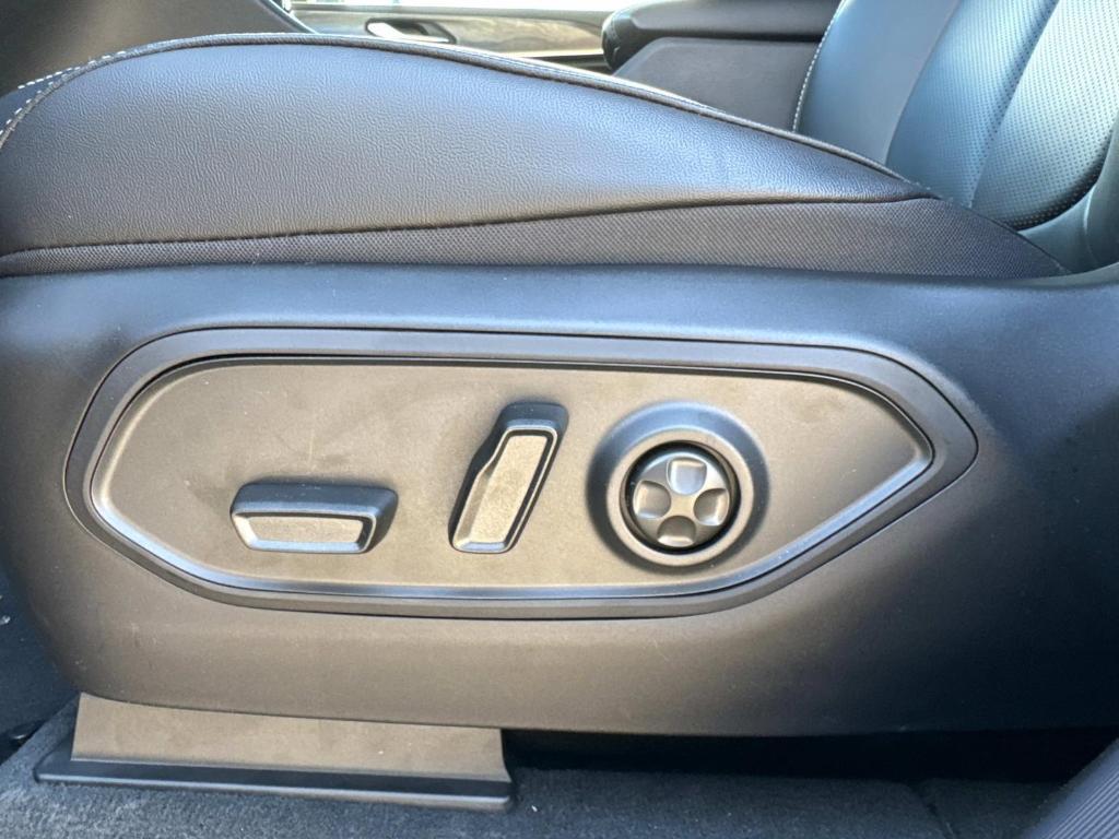 new 2025 Jeep Grand Cherokee car, priced at $52,596