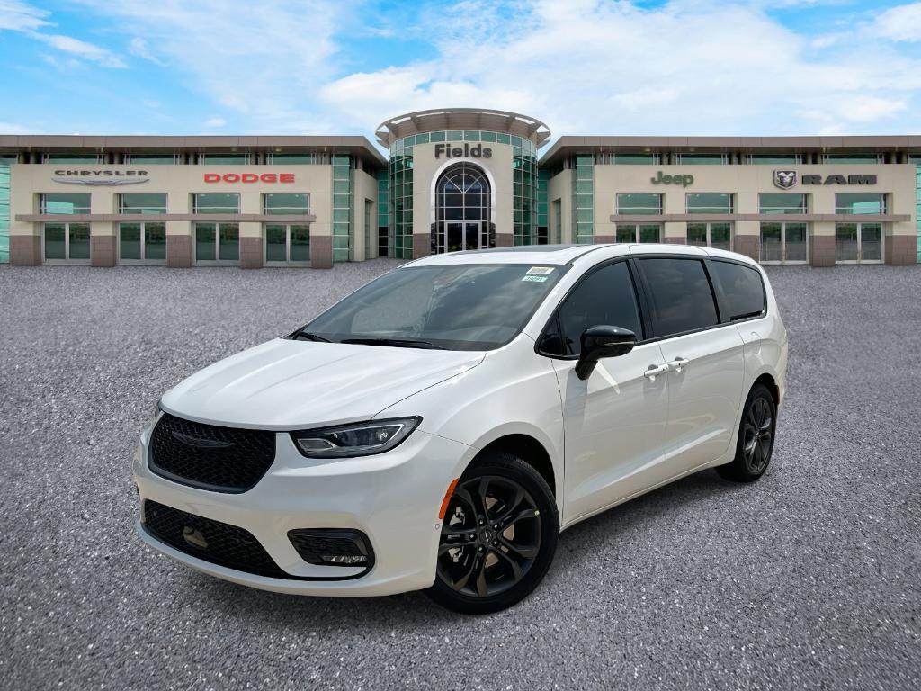 new 2026 Chrysler Pacifica car, priced at $42,286