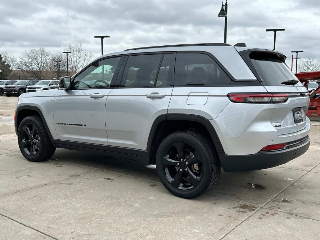 used 2023 Jeep Grand Cherokee car, priced at $33,298