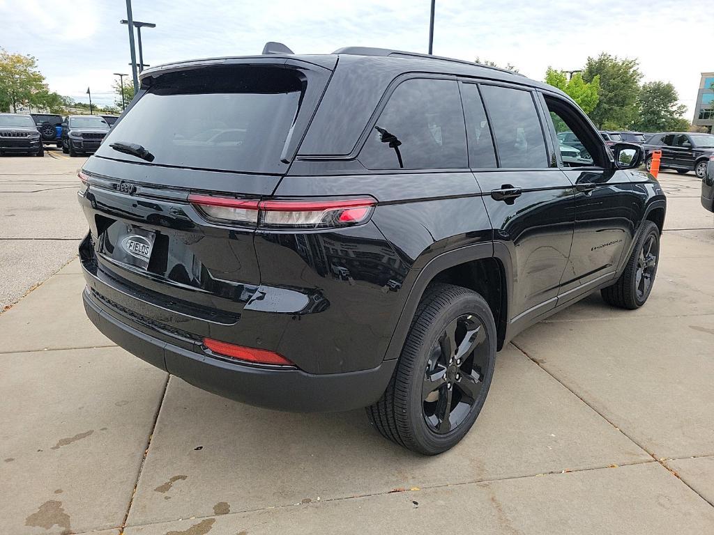 new 2025 Jeep Grand Cherokee car, priced at $43,975