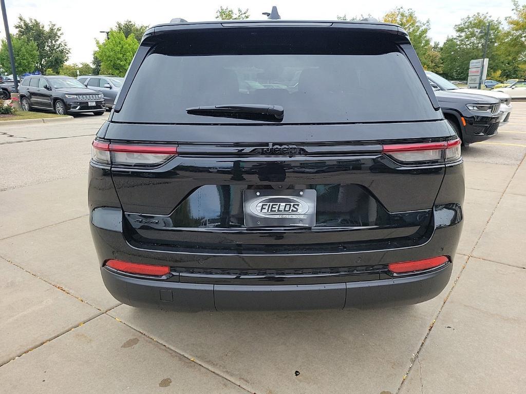 new 2025 Jeep Grand Cherokee car, priced at $43,975