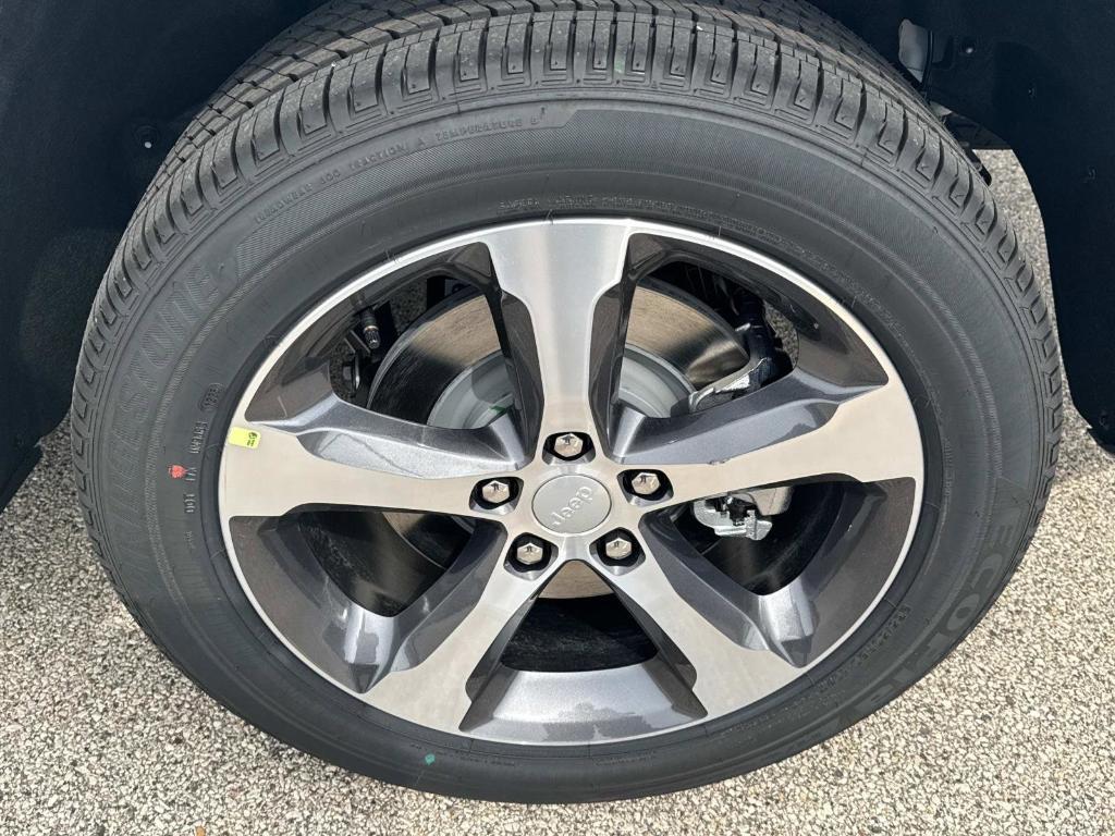 new 2025 Jeep Grand Cherokee L car, priced at $52,992