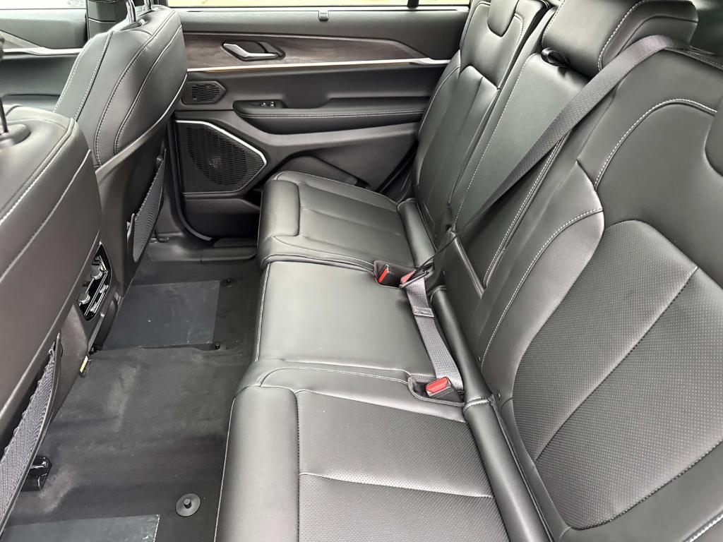 new 2025 Jeep Grand Cherokee L car, priced at $57,112