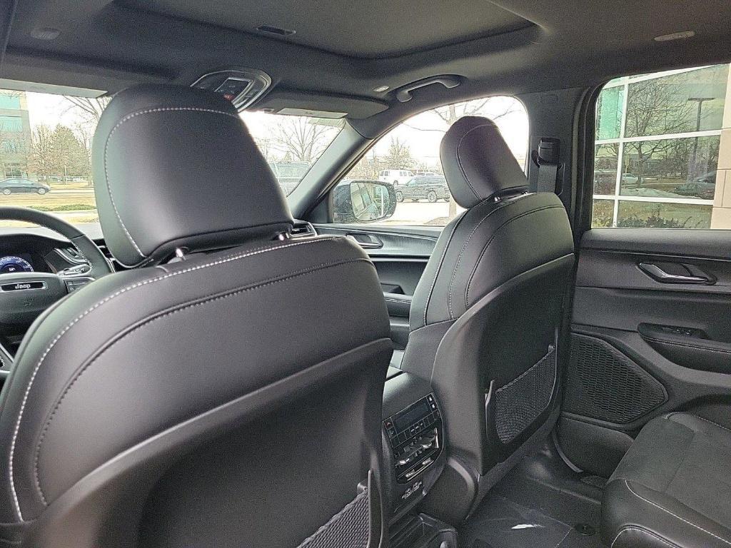 new 2025 Jeep Grand Cherokee L car, priced at $46,428
