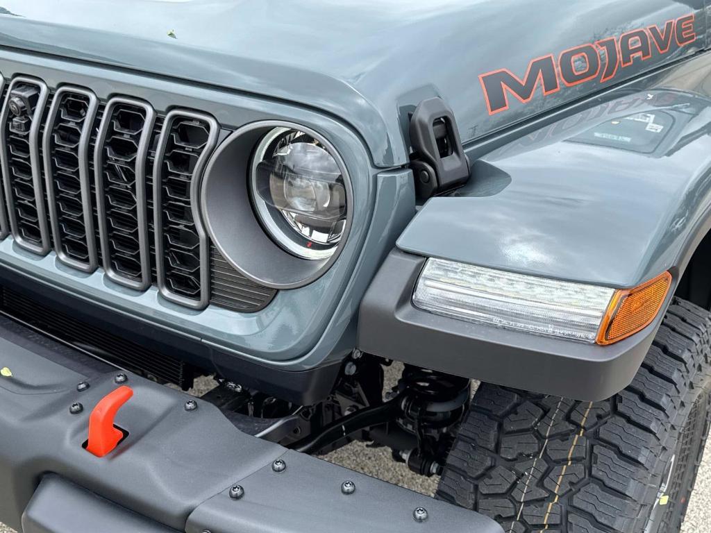 new 2025 Jeep Gladiator car, priced at $56,077