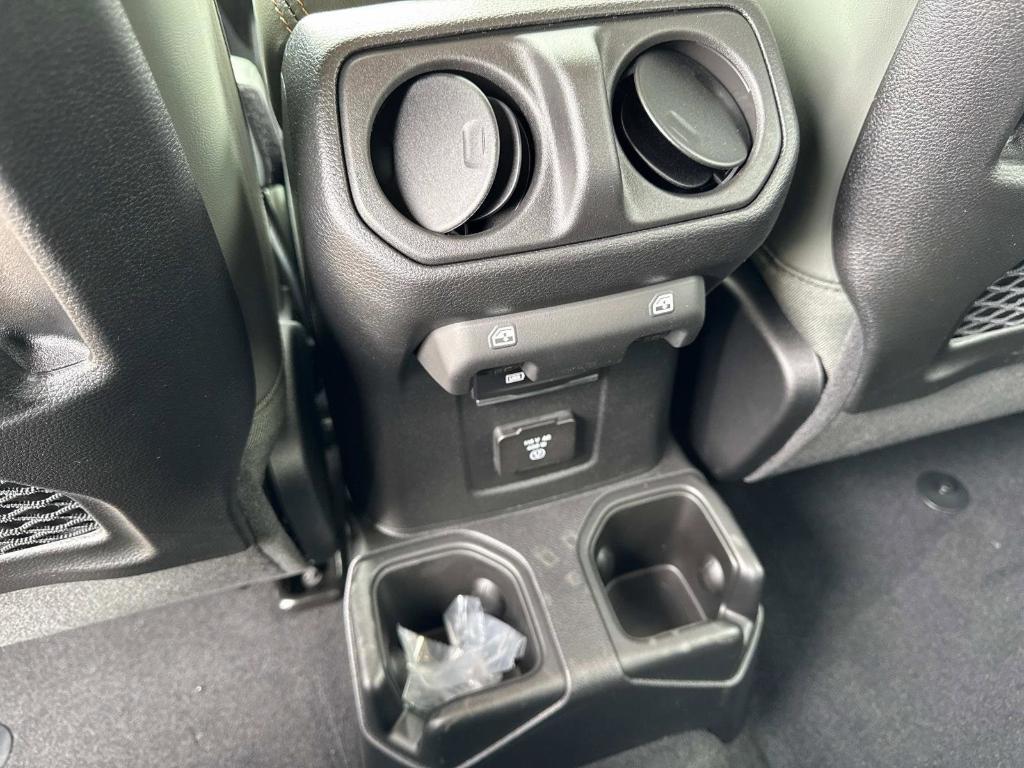 new 2025 Jeep Gladiator car, priced at $56,077