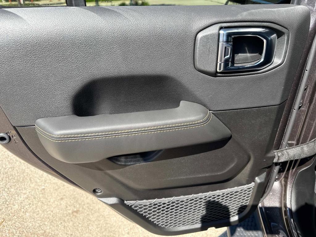 new 2025 Jeep Wrangler car, priced at $55,922