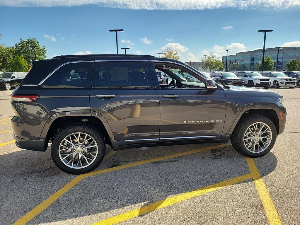 new 2025 Jeep Grand Cherokee car, priced at $56,750