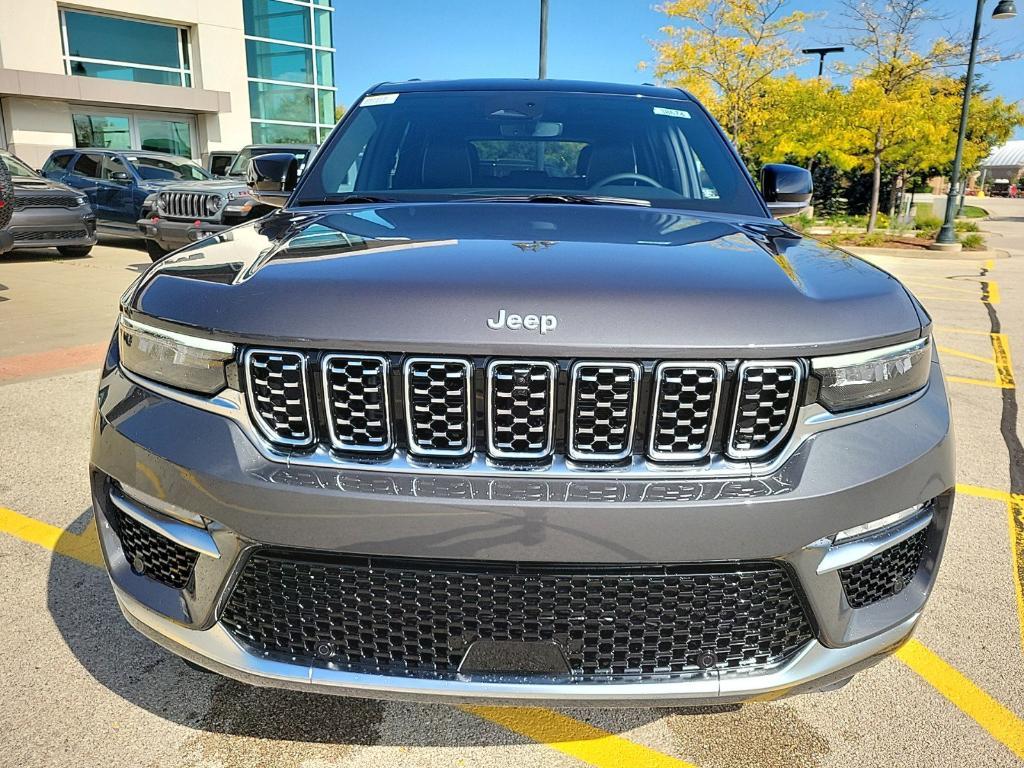 new 2025 Jeep Grand Cherokee car, priced at $56,750