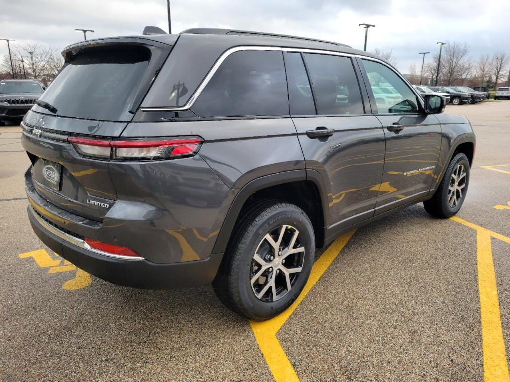 new 2025 Jeep Grand Cherokee car, priced at $43,095