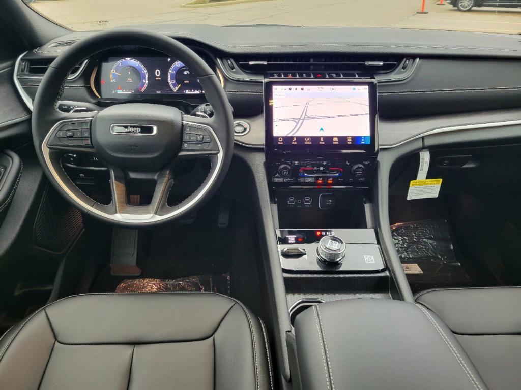 new 2025 Jeep Grand Cherokee car, priced at $43,095