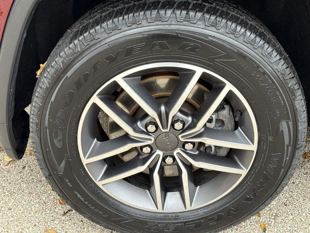 used 2022 Jeep Grand Cherokee WK car, priced at $23,994