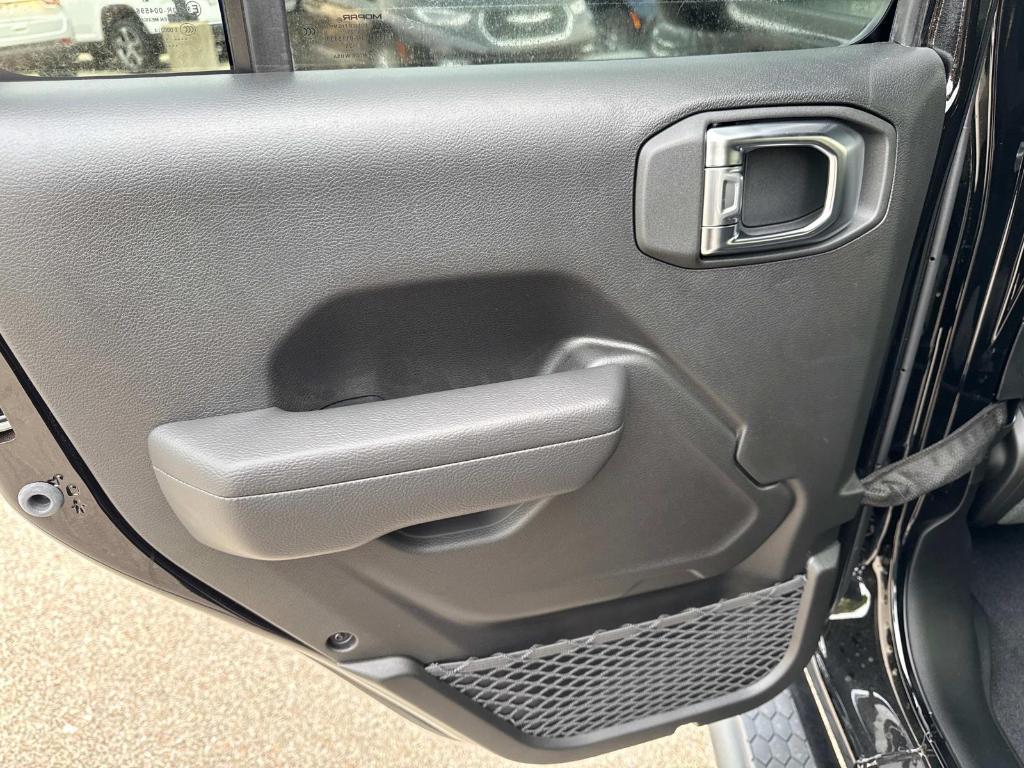 new 2025 Jeep Wrangler car, priced at $51,506