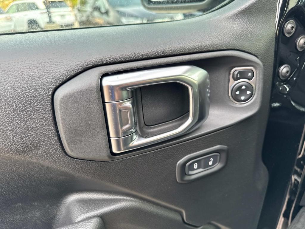 new 2025 Jeep Wrangler car, priced at $51,506