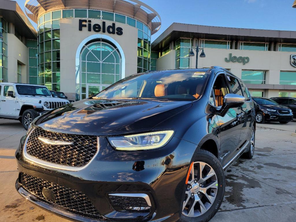 new 2025 Chrysler Pacifica Hybrid car, priced at $52,163