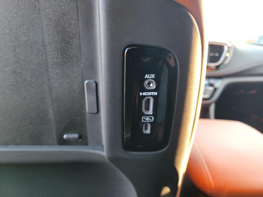 new 2025 Chrysler Pacifica Hybrid car, priced at $55,241