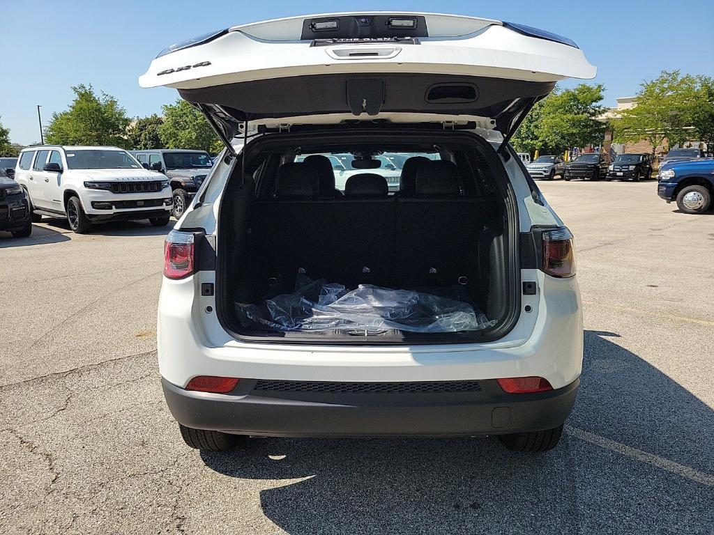 new 2024 Jeep Compass car, priced at $33,501