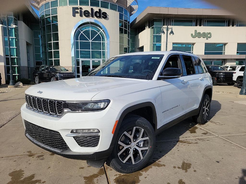 new 2025 Jeep Grand Cherokee car, priced at $42,500