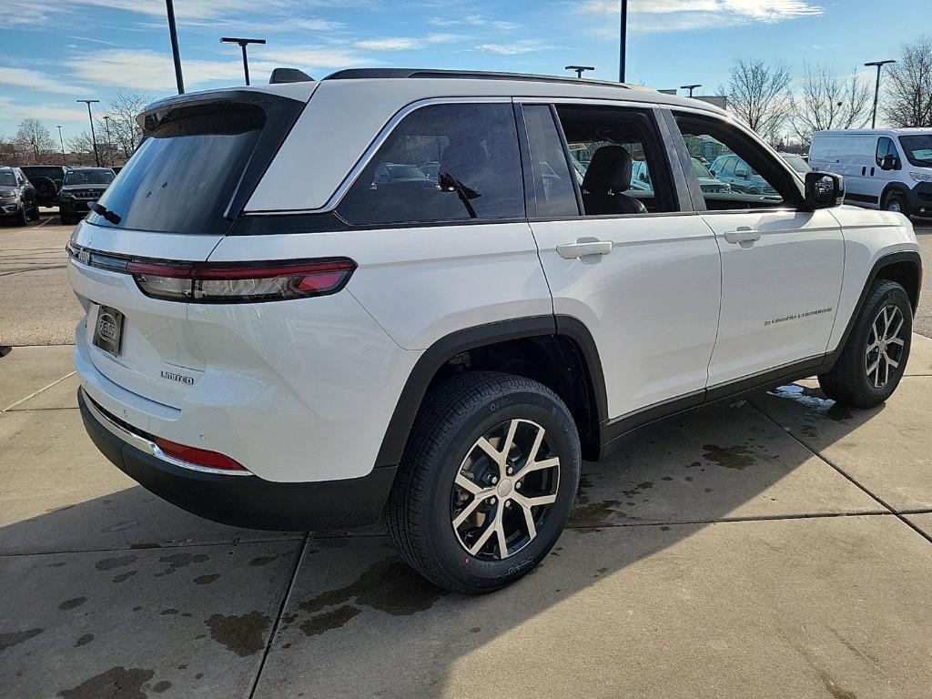 new 2025 Jeep Grand Cherokee car, priced at $42,500