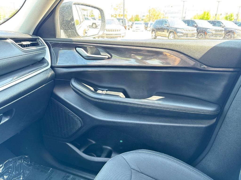 used 2023 Jeep Grand Cherokee car, priced at $30,490
