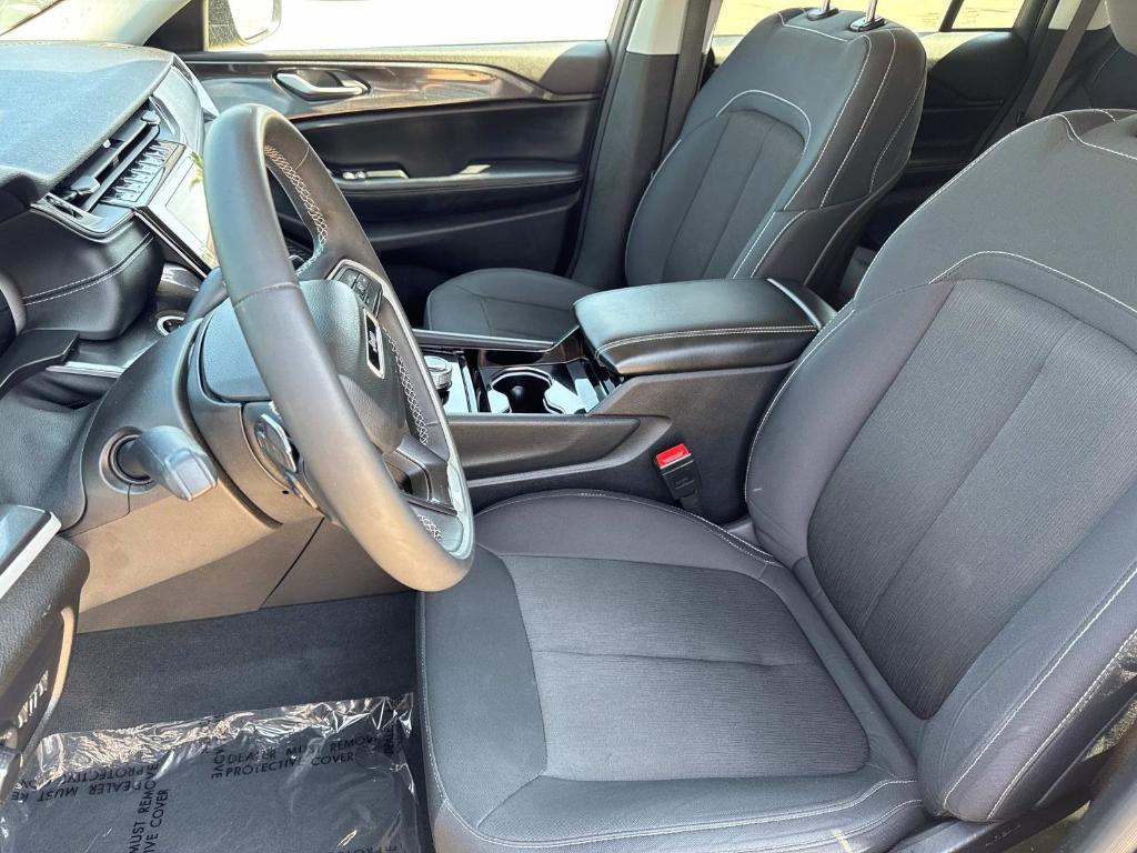 used 2023 Jeep Grand Cherokee car, priced at $30,490