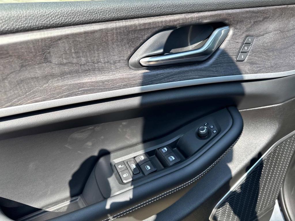 new 2025 Jeep Grand Cherokee L car, priced at $56,457